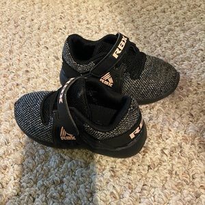 💥💥💥Toddler girls Reebok sneakers💥💥💥